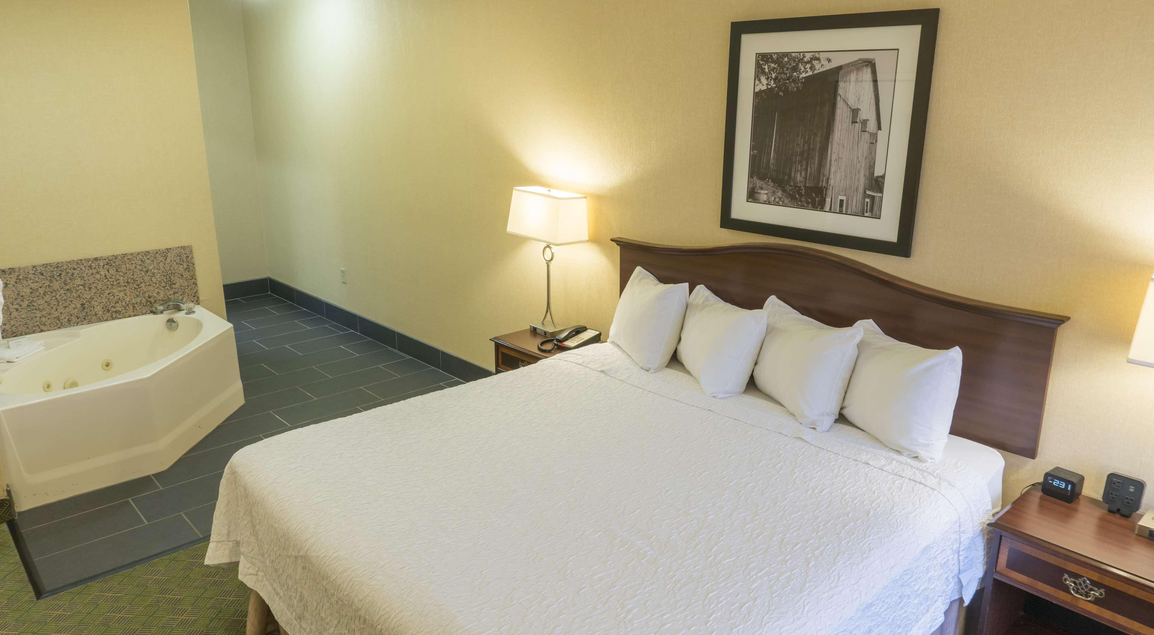 Hampton Inn New Philadelphia Exterior foto