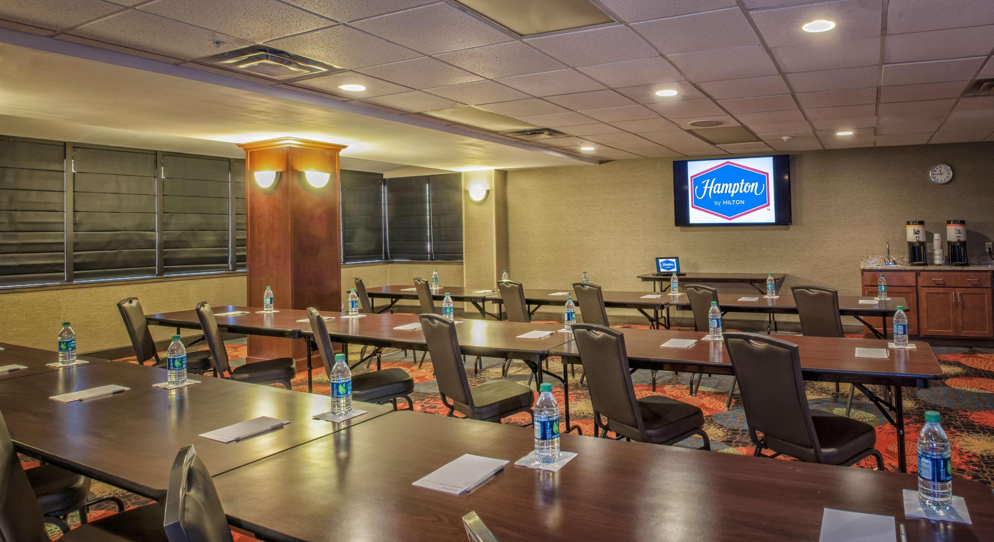 Hampton Inn New Philadelphia Exterior foto